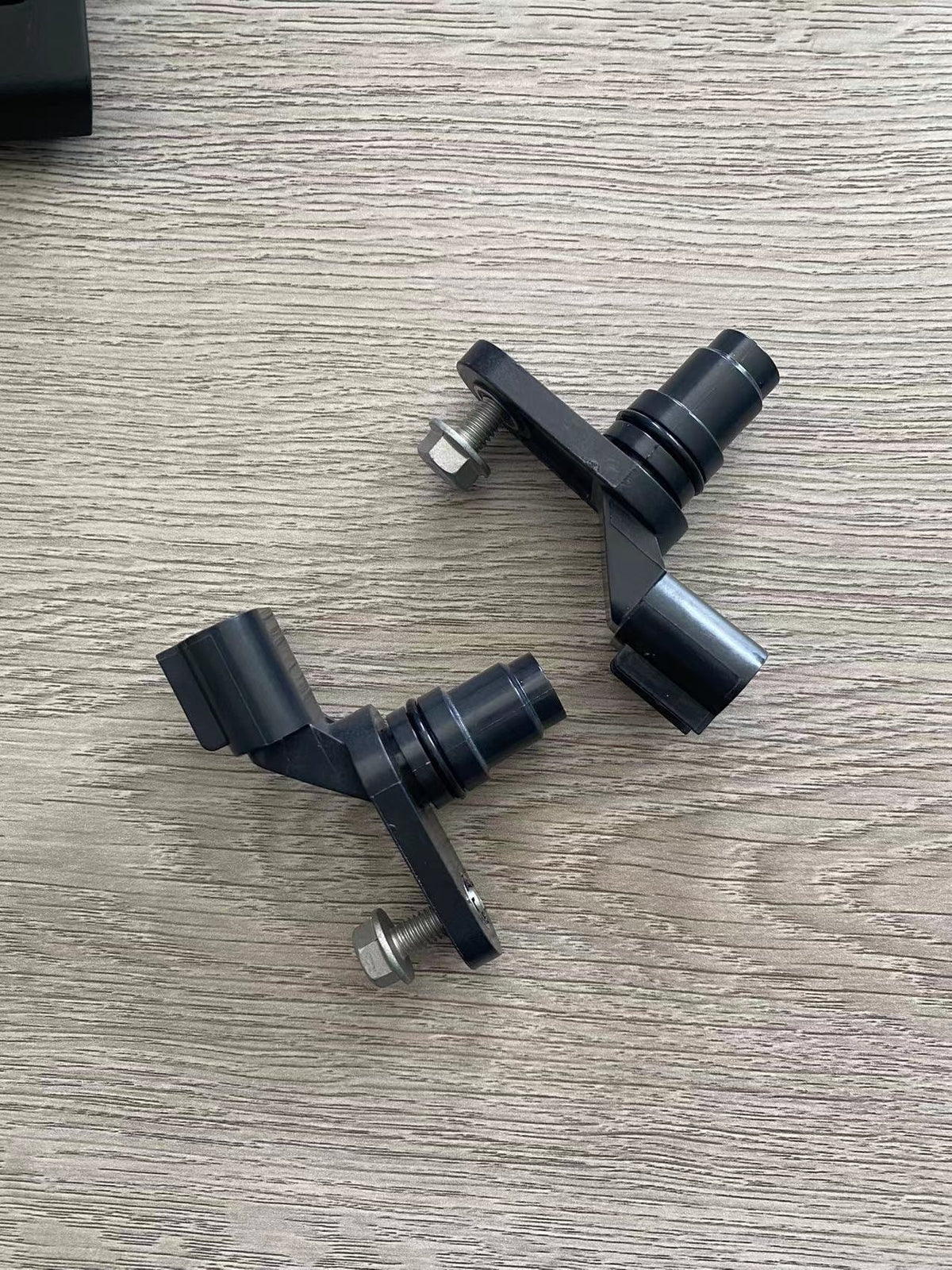 For BUICK CHEVROLET GMC SATURN 2.0 L 2.4L 2006-2017 2 Camshaft Position Sensor