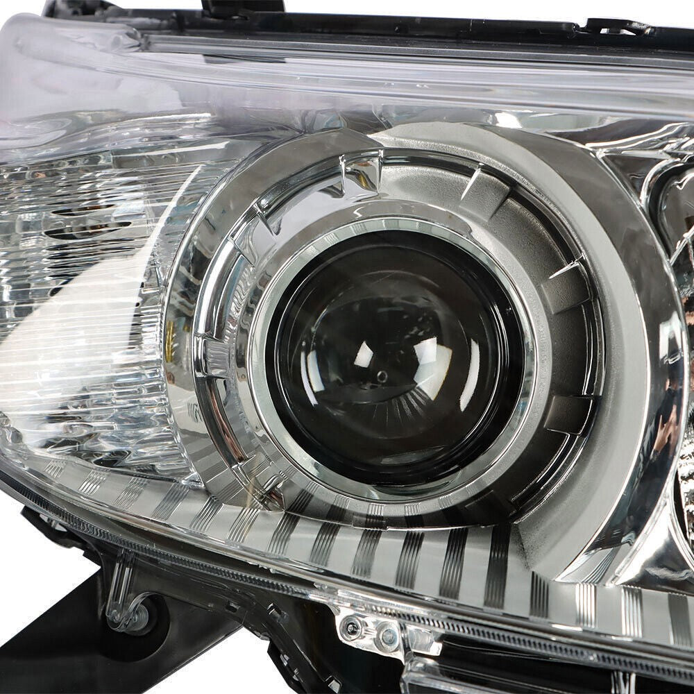 Right Headlight For 2011-2020 Toyota Sienna Chrome Housing Halogen Clear
