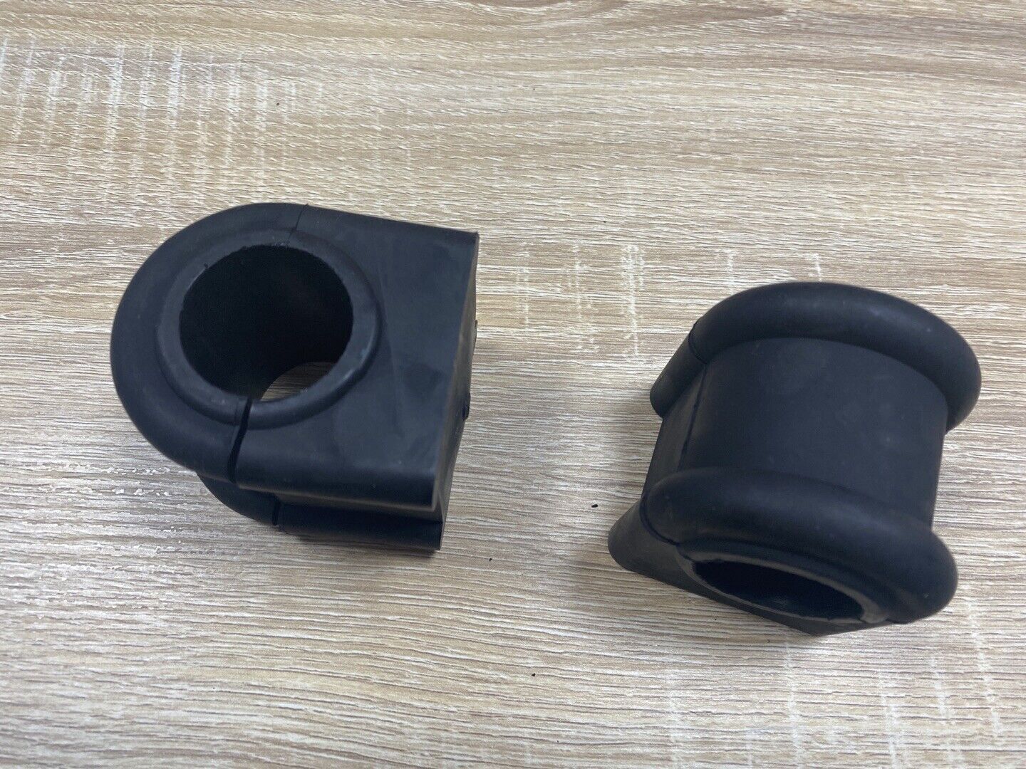 2Pcs Front Sway Bar Bushing Set for Dodge Durango Jeep Grand Cherokee 2011-2020