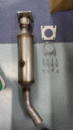 Catalytic Converter w/O2 Sensor For Dodge Grand Caravan 3.3L 3.8L 2008 2009 2010
