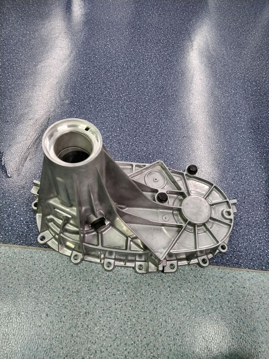 TRANSFER CASE HALF REAR（REINFORCED) NV 261 XHD NP 261 XHD NV 263 XHD NP 263 XHD