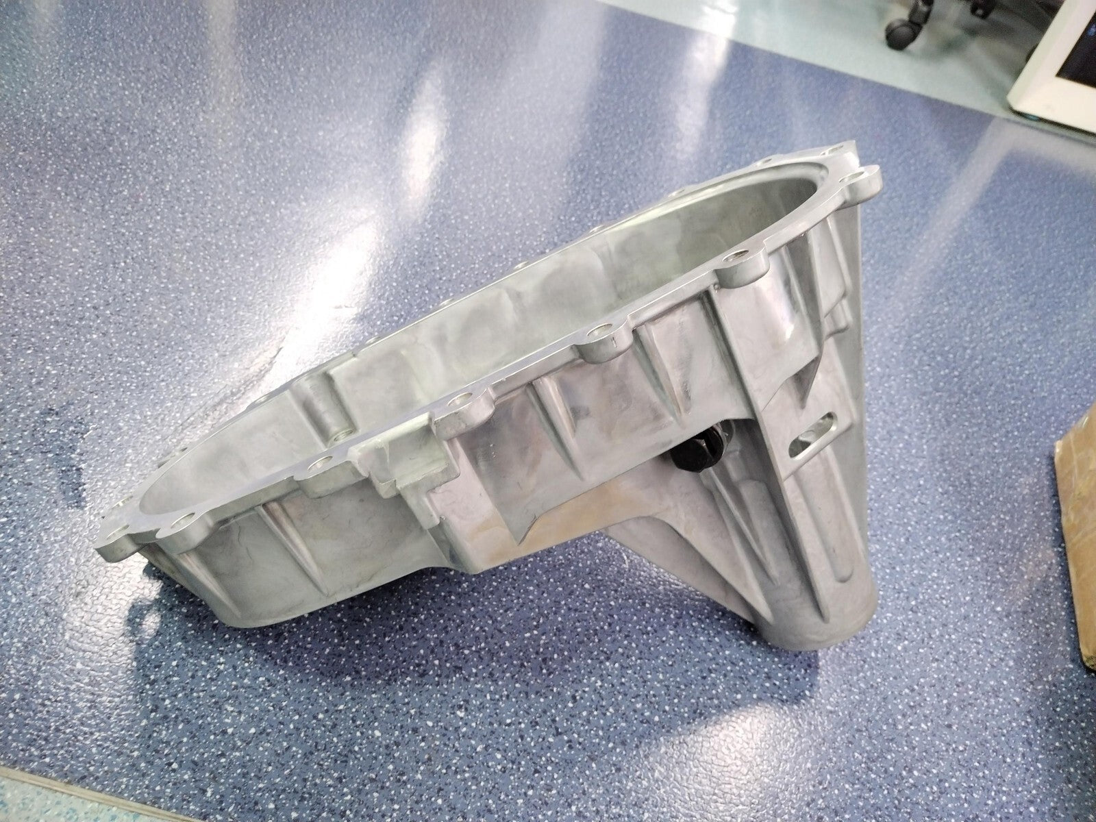 TRANSFER CASE HALF REAR（REINFORCED) NV 261 XHD NP 261 XHD NV 263 XHD NP 263 XHD