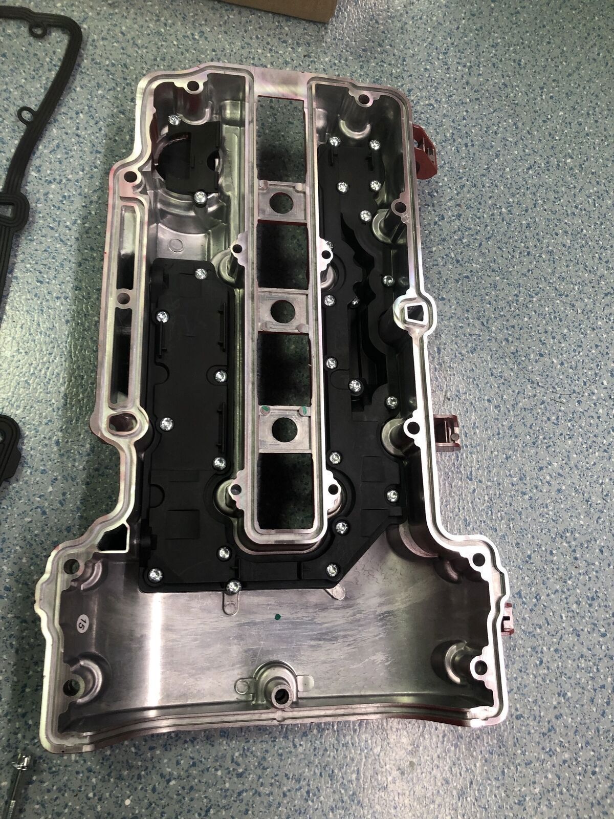 ALUMINUM Valve Cover Kit for Chevy Cruze Trax Sonic Volt Encore ELR 2011-19 1.4L