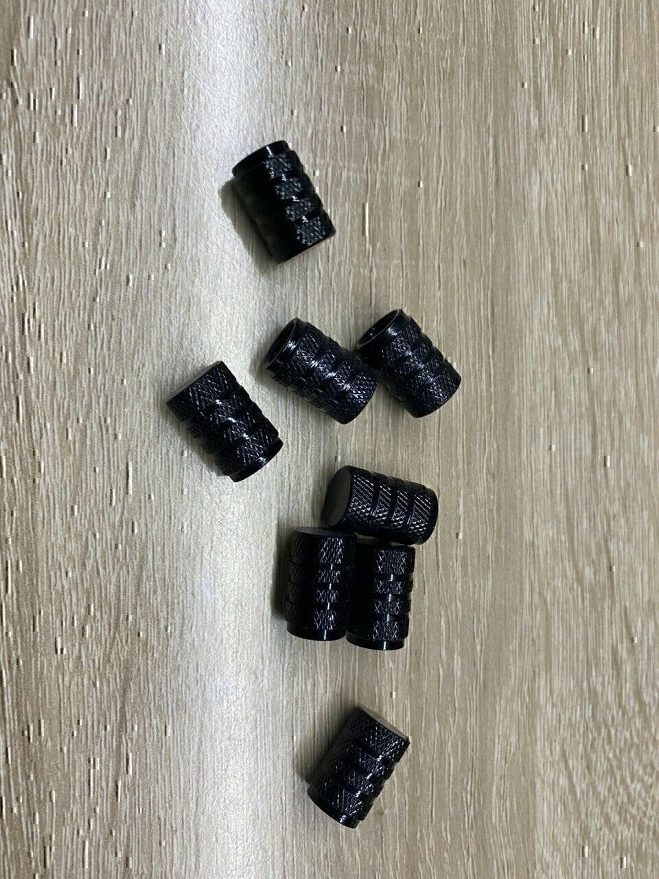 8x Universal Tire Valve Stem Caps Kit For Car, Truck Standard Fitting (Black)