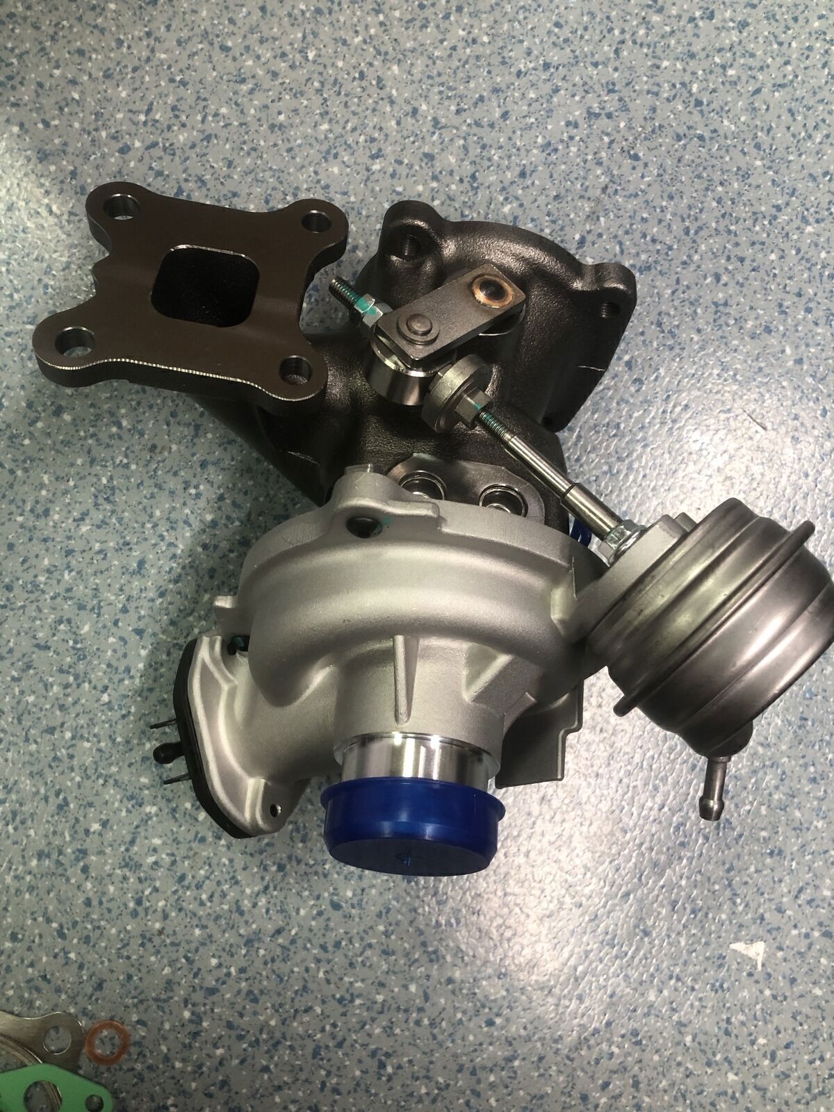 Turbo Turbocharger NEW For Ford EcoSport Focus Fiesta 1.0L 3zyl CM5G6K682HB