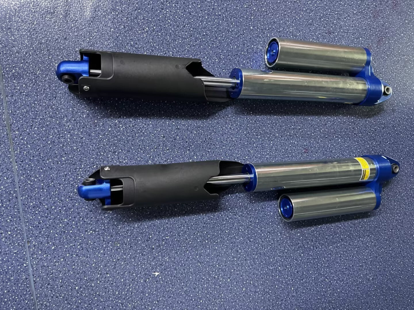 2 Rear Shock Absorbers Air Struts Fit Ford F150 SVT Raptor 2010-2014 BL3Z18125L