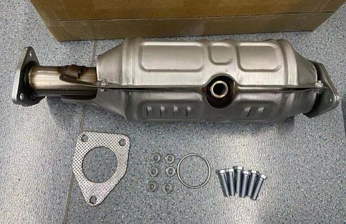 Catalytic Converter w/ Downstream O2 Sensor For 2003-2007 Honda Accord 2.4L