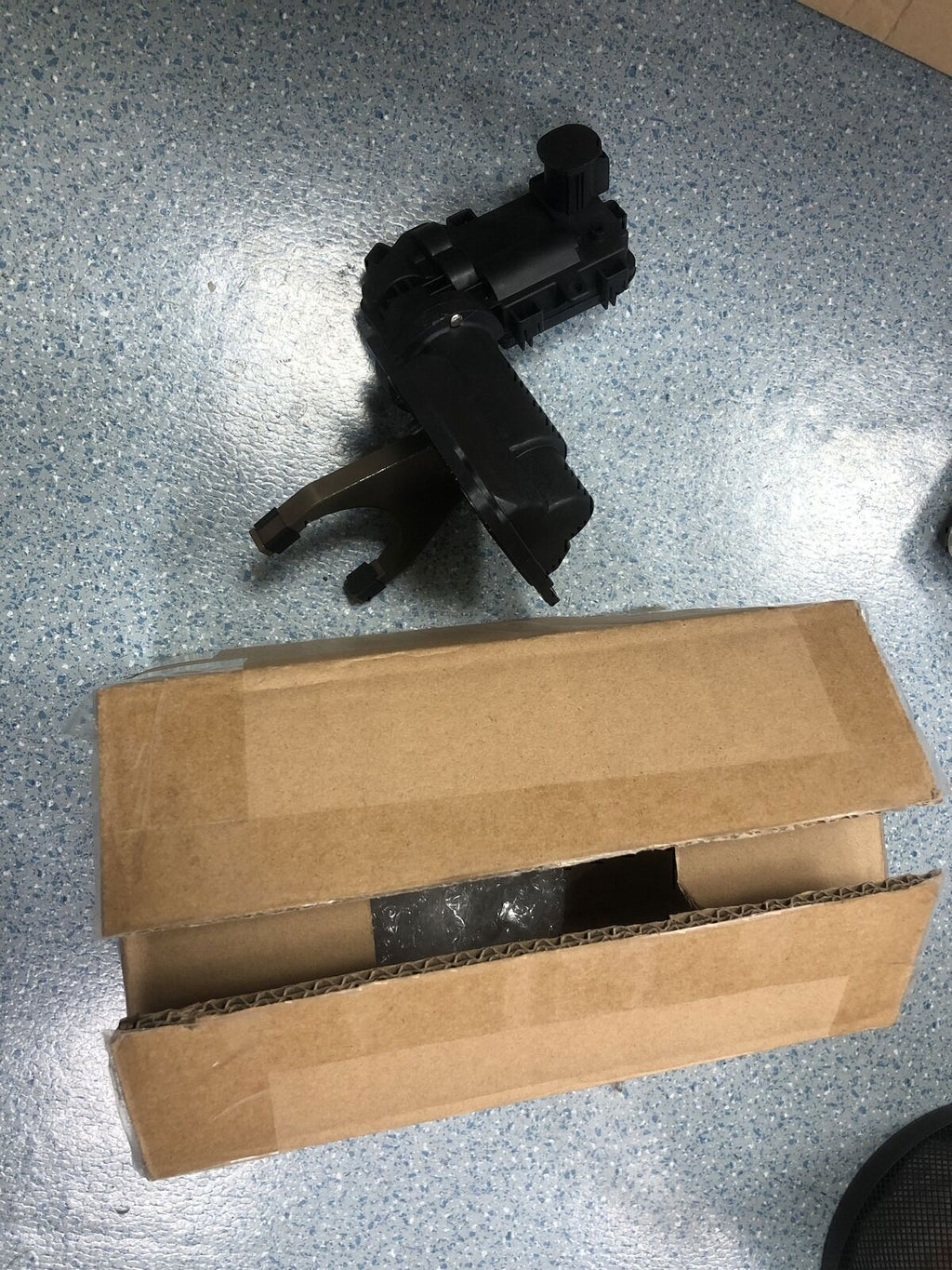 Front For Dodge 2013-2018 Ram 2500 3500 4WD Axle Disconnect Actuator Fork US