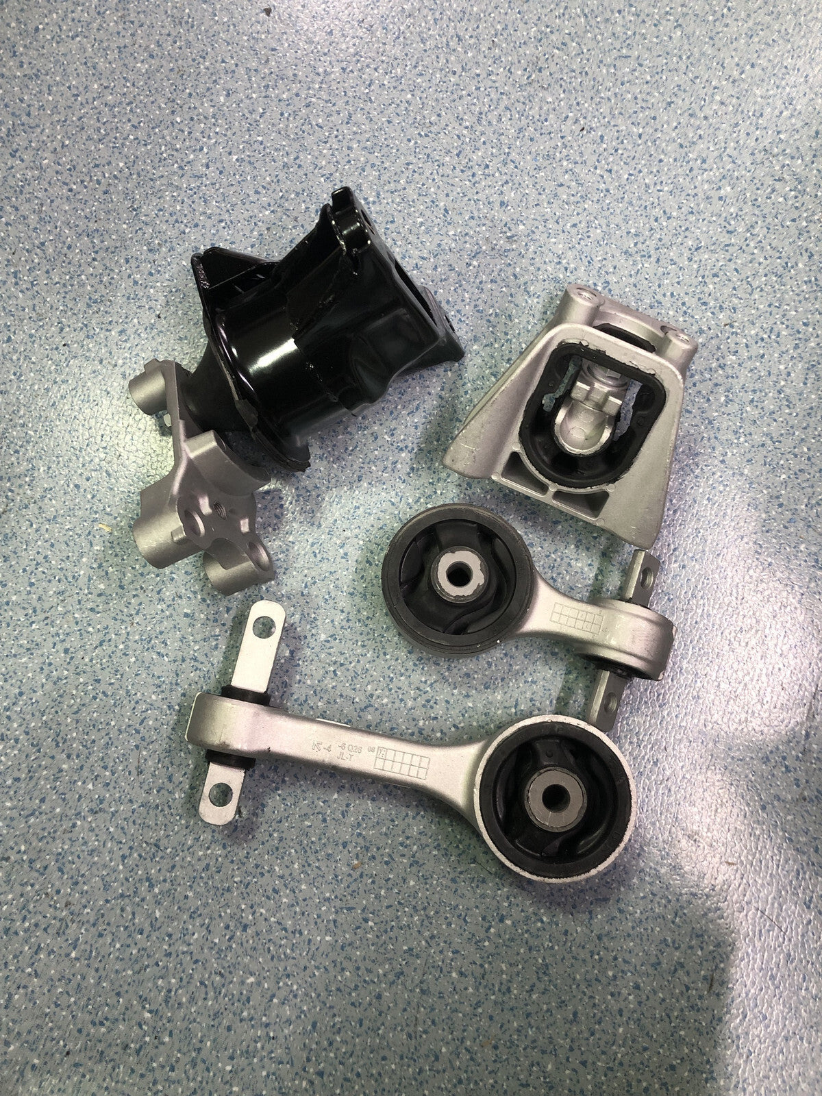 4Pcs Transmission Engine Motor Mount Fit 2006-2011 Honda Civic 1.8L For Manual
