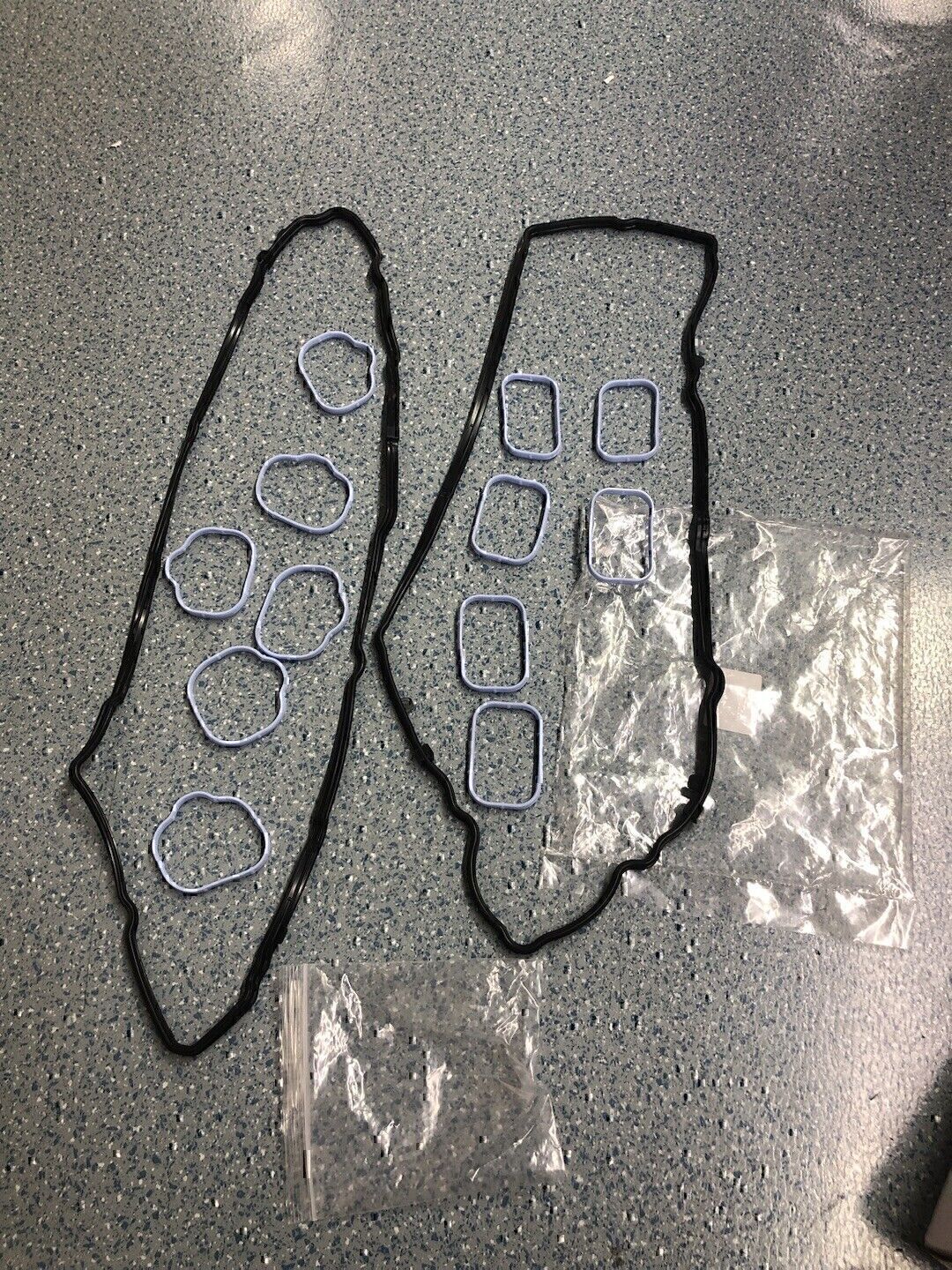 05184595AE Valve Cover Gasket Kits For 11-16 3.6L Chrysler Dodge Jeep Ram*