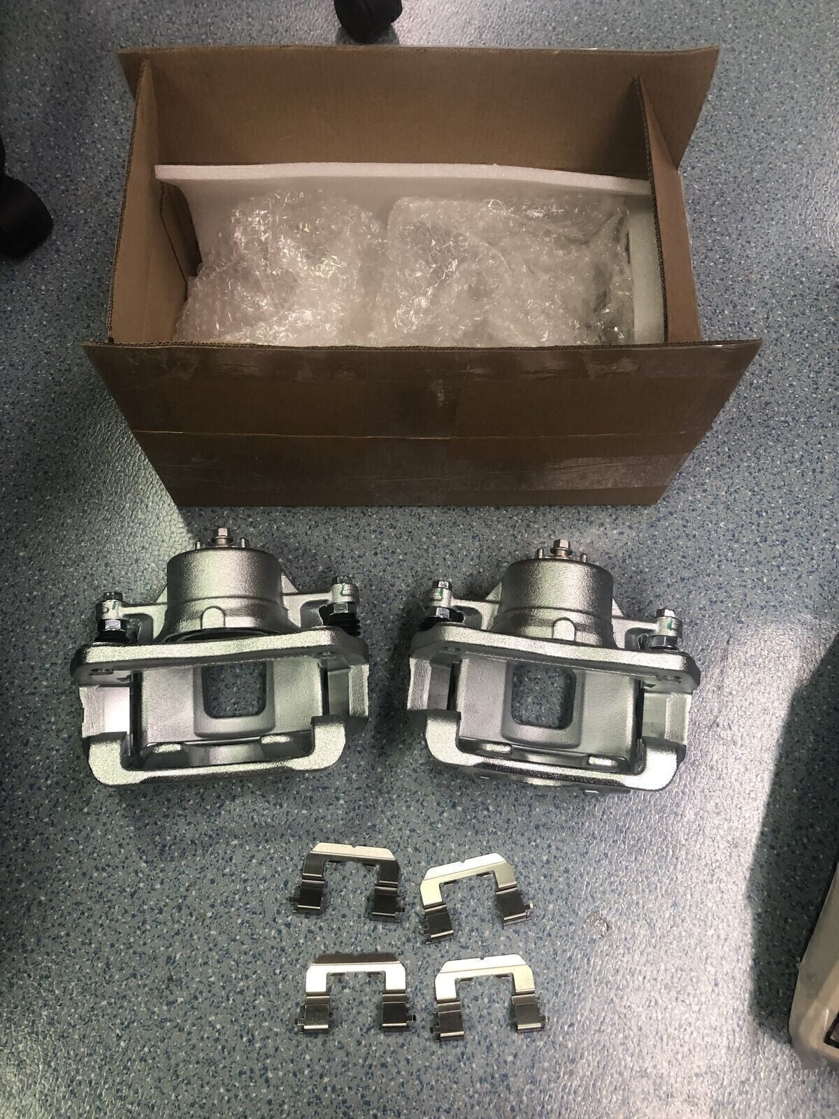 2x Disc Brake Caliper w/ Bracket Front Left & Right for Hyundai Santa Fe 10-12