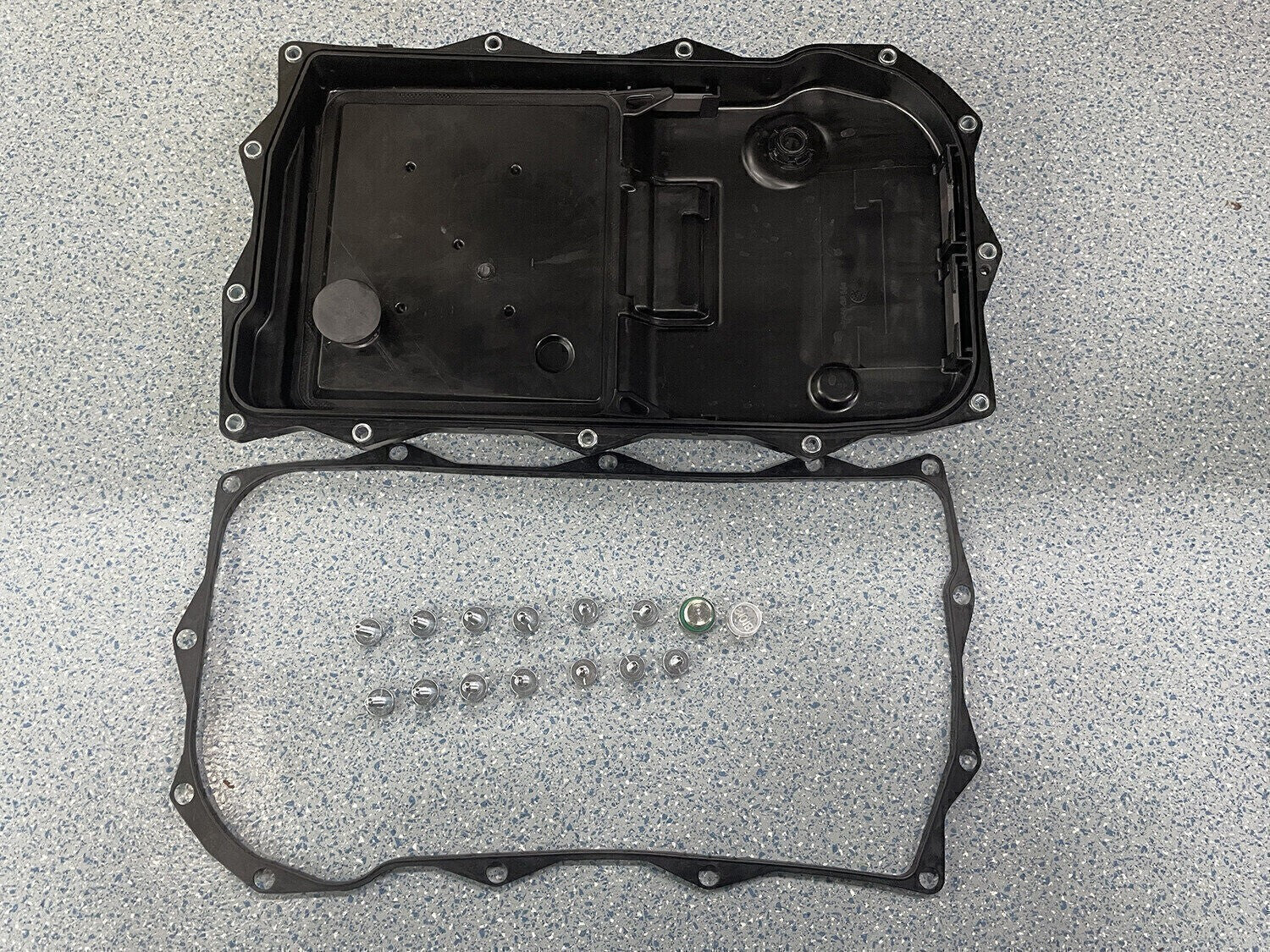 Auto Transmission Oil Pan For Ram 1500 Dodge Charger Jeep Grand Cherokee /8HP70