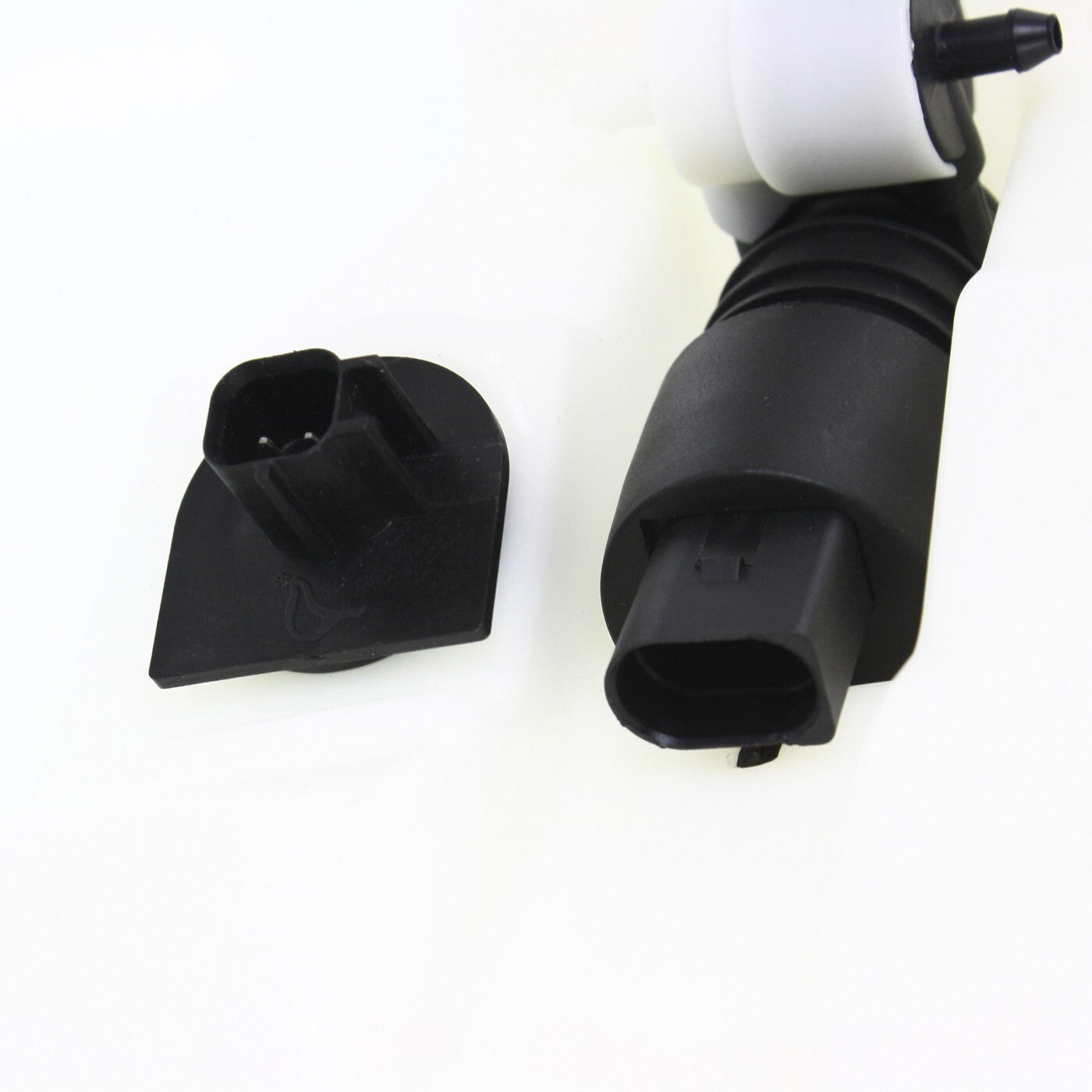Washer Reservoir For 2011-2022 Jeep Grand Cherokee Dodge Durango with Pump
