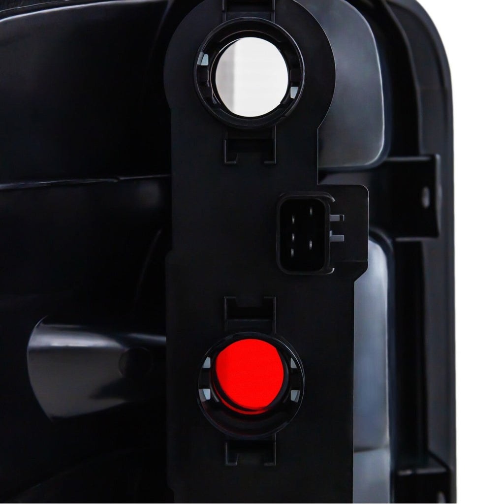 Halogen Tail Light For 2001-2003 Dodge Grand Caravan Right Clear & Red Lens