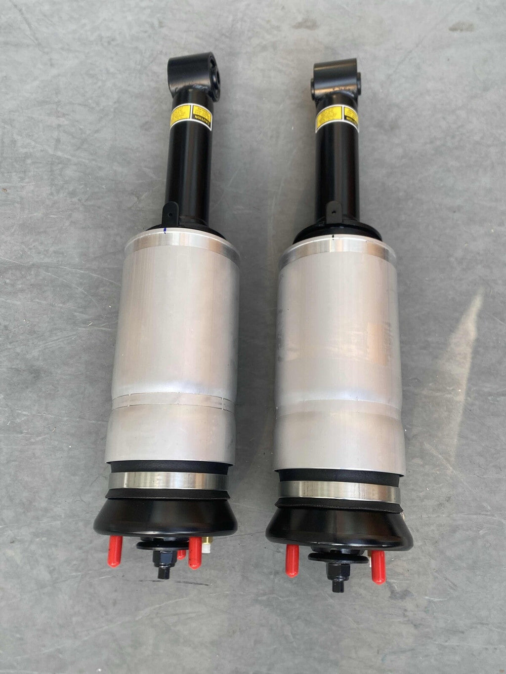 Pair Front Air Suspension Struts For Land Rover Range Rover LR3 LR4 RNB501580