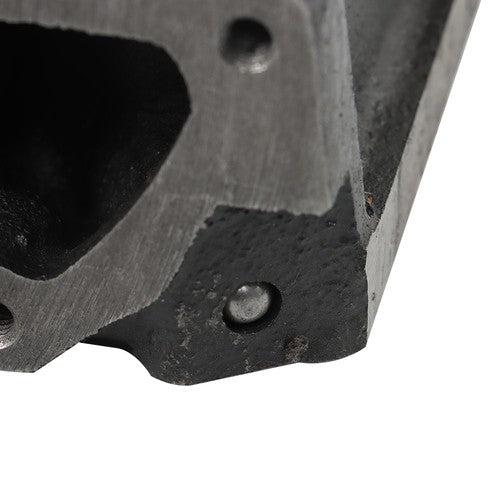 D722 Cylinder Head 16689-03049 17575-03042 16873-03043 Fits For Kubota