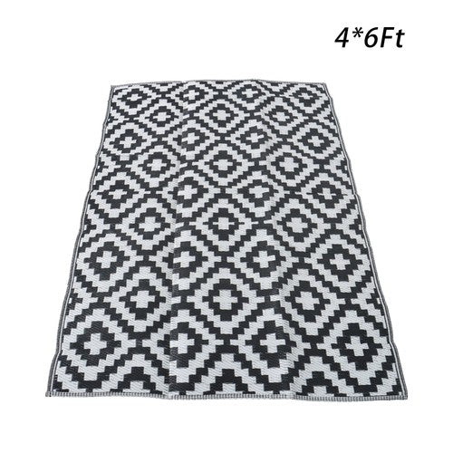 Waterproof Outdoor Carpet Black & White 4x6FT Plastic Straw Rug For Camping