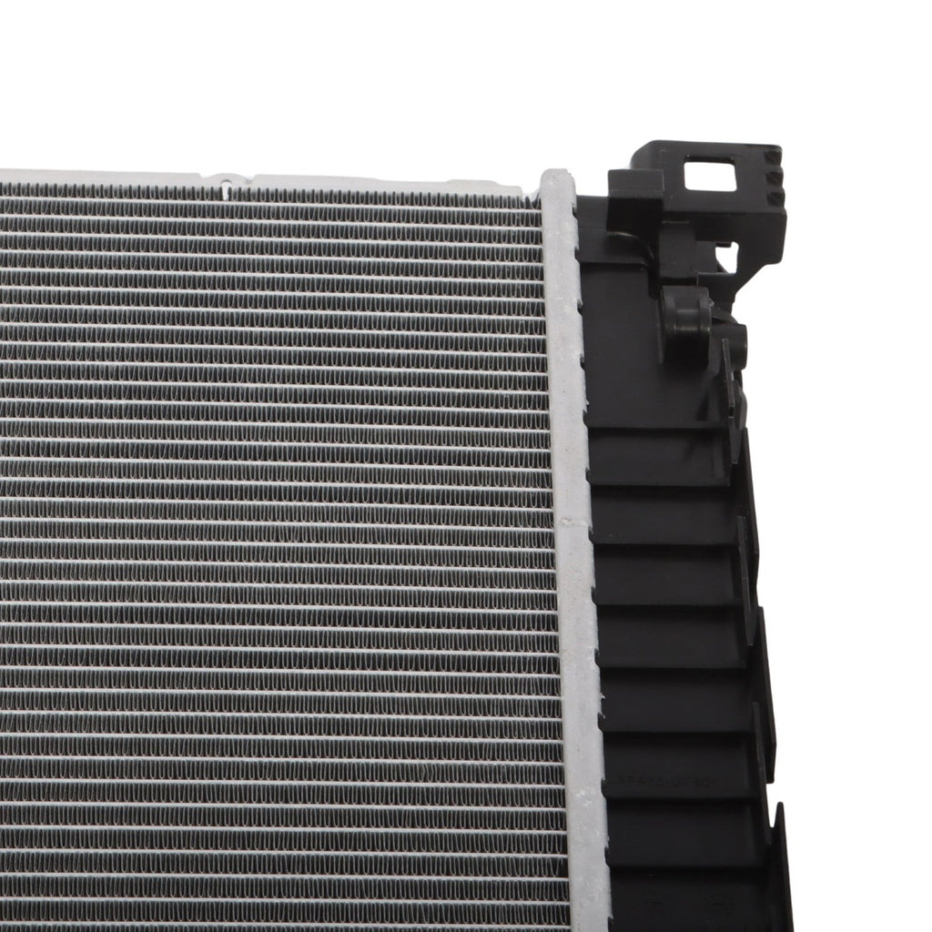 Radiator Without Oil Cooler for 2017-2018 BMW 530i 540i 740i xDrive L6 3.0L