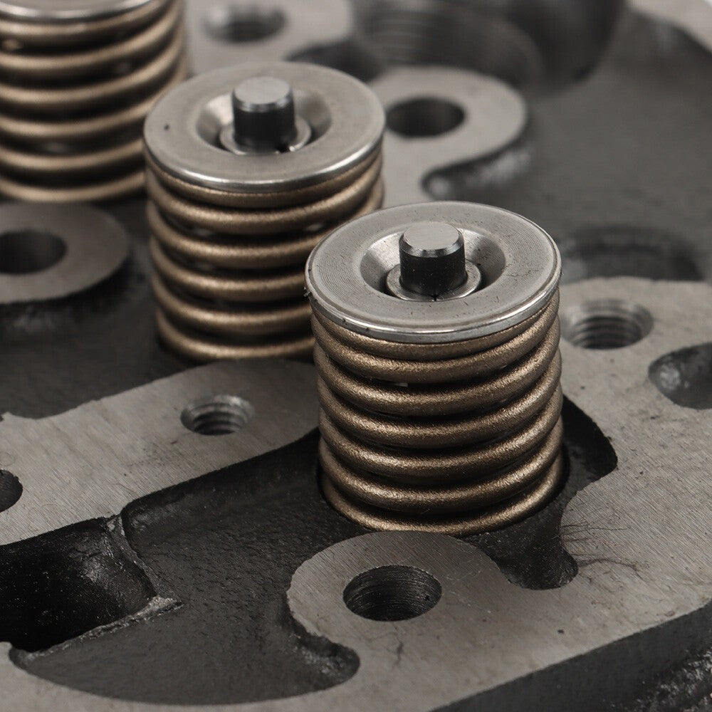 Kubota D722 Cylinder Head with Valves 17575-03042 16873-03043 16689-03049