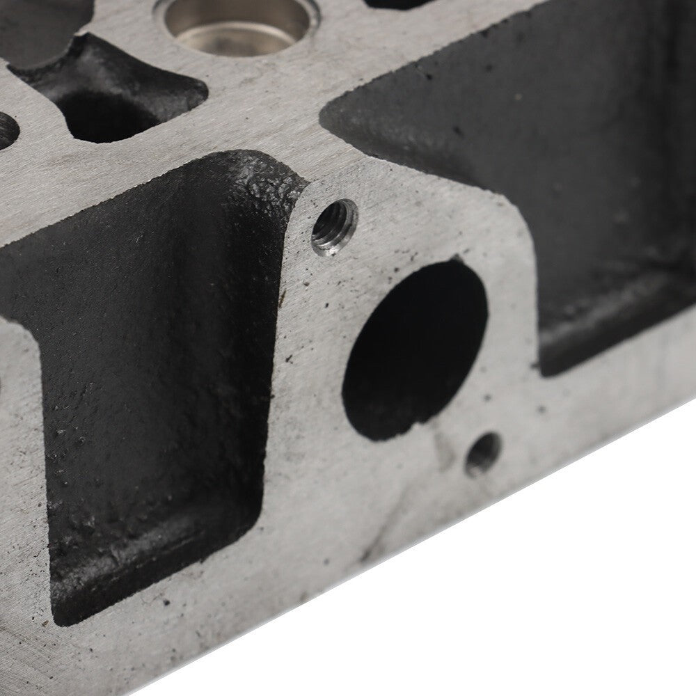 Kubota D722 Cylinder Head with Valves 17575-03042 16873-03043 16689-03049