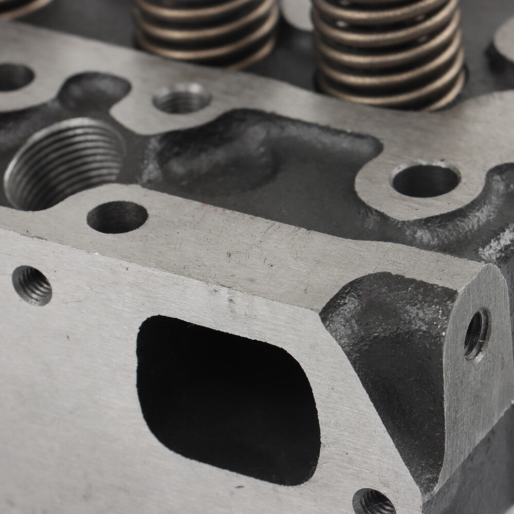 Kubota D722 Cylinder Head Set 16689-03049 17575-03042 16873-03043