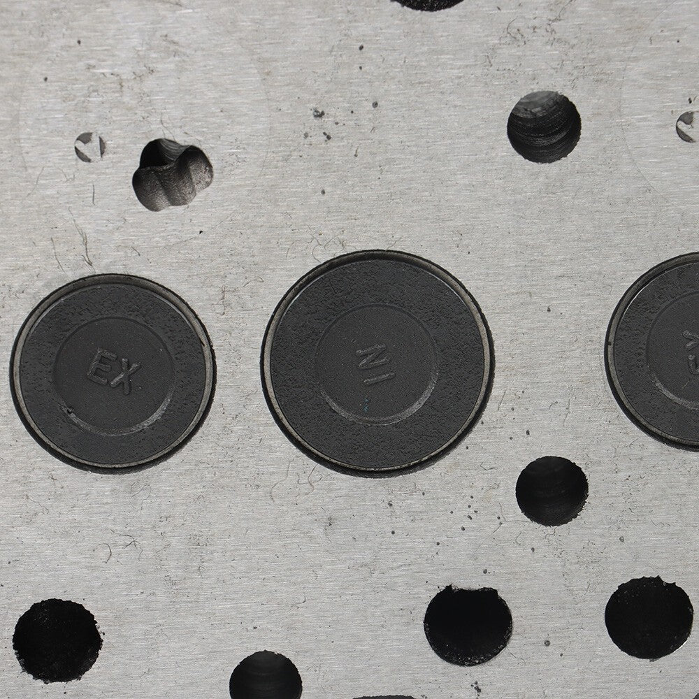 Kubota D722 Cylinder Head Set 16689-03049 17575-03042 16873-03043