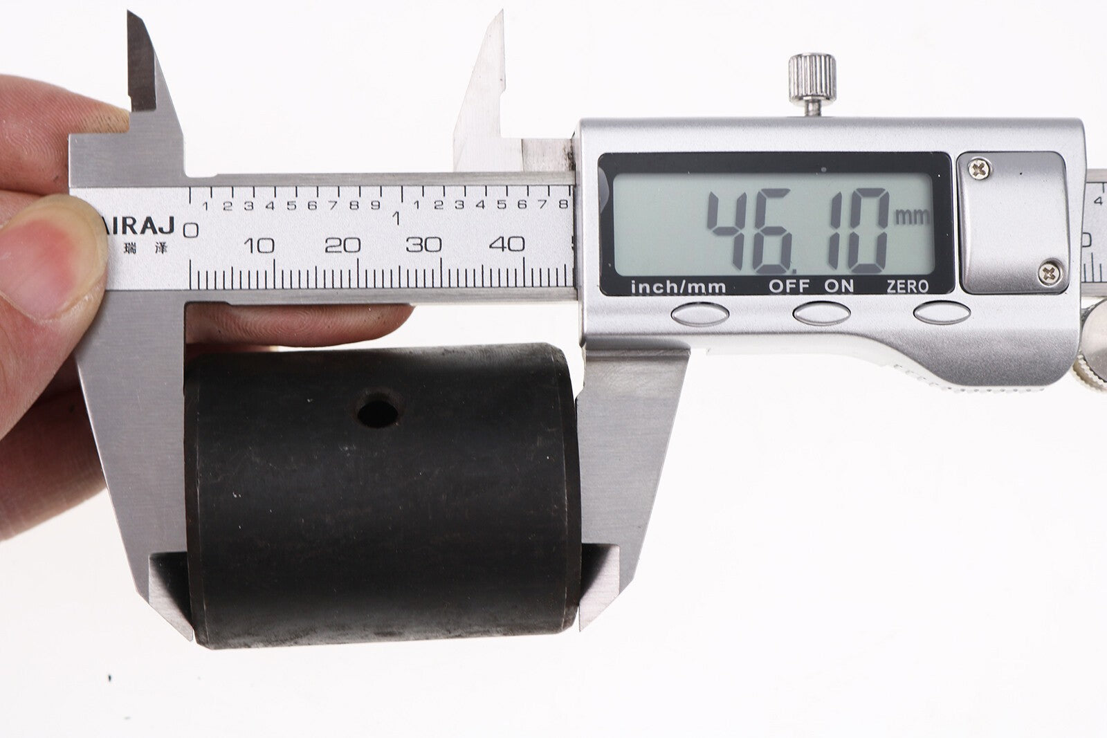 Lower Tilt Cylinder Bushing 6805150 for Bobcat 630 751 753 763 863 S130 T140
