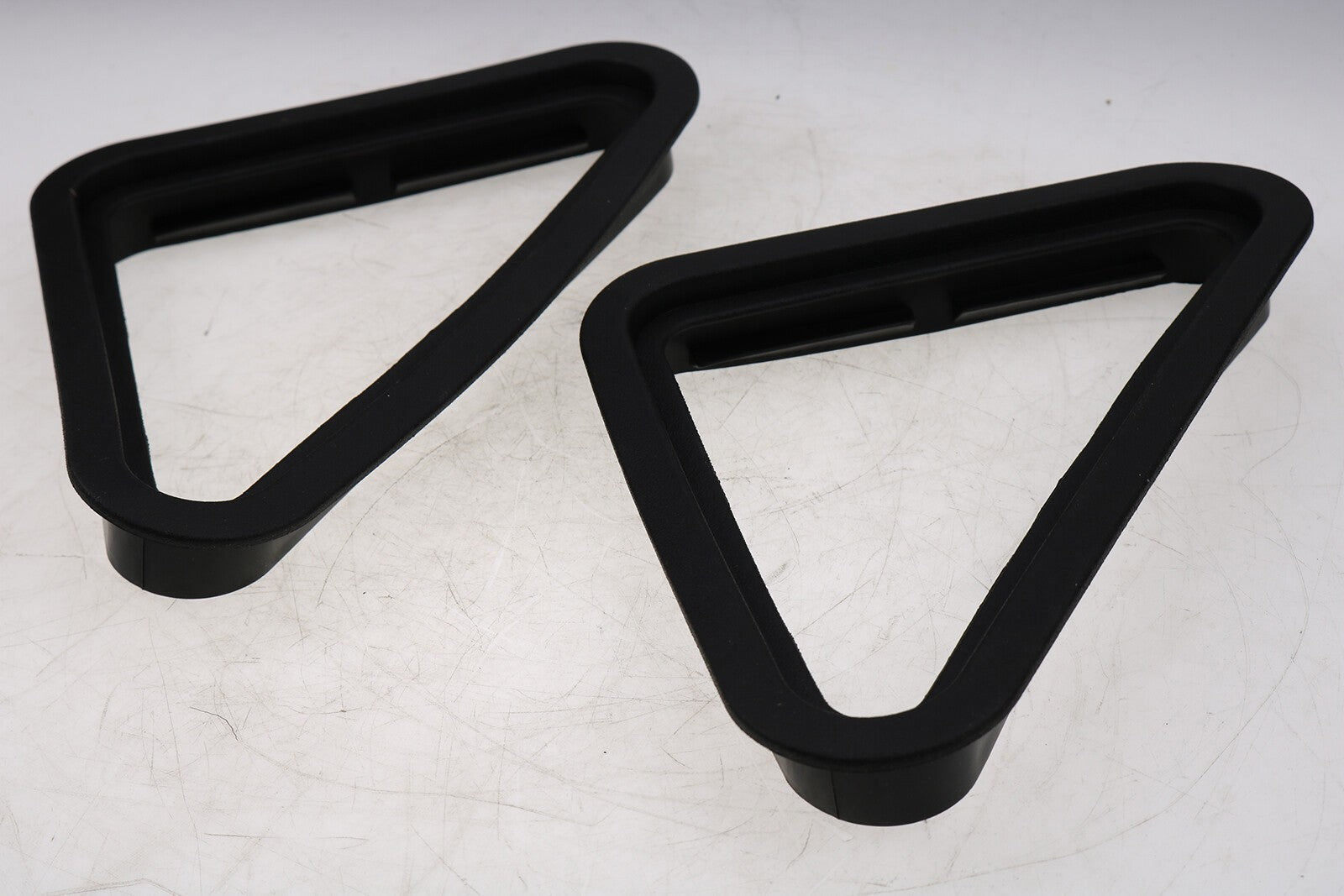 2X Headlight Housing Bezel 6674402 for Bobcat T140 T180 T190 T200 T250 T300