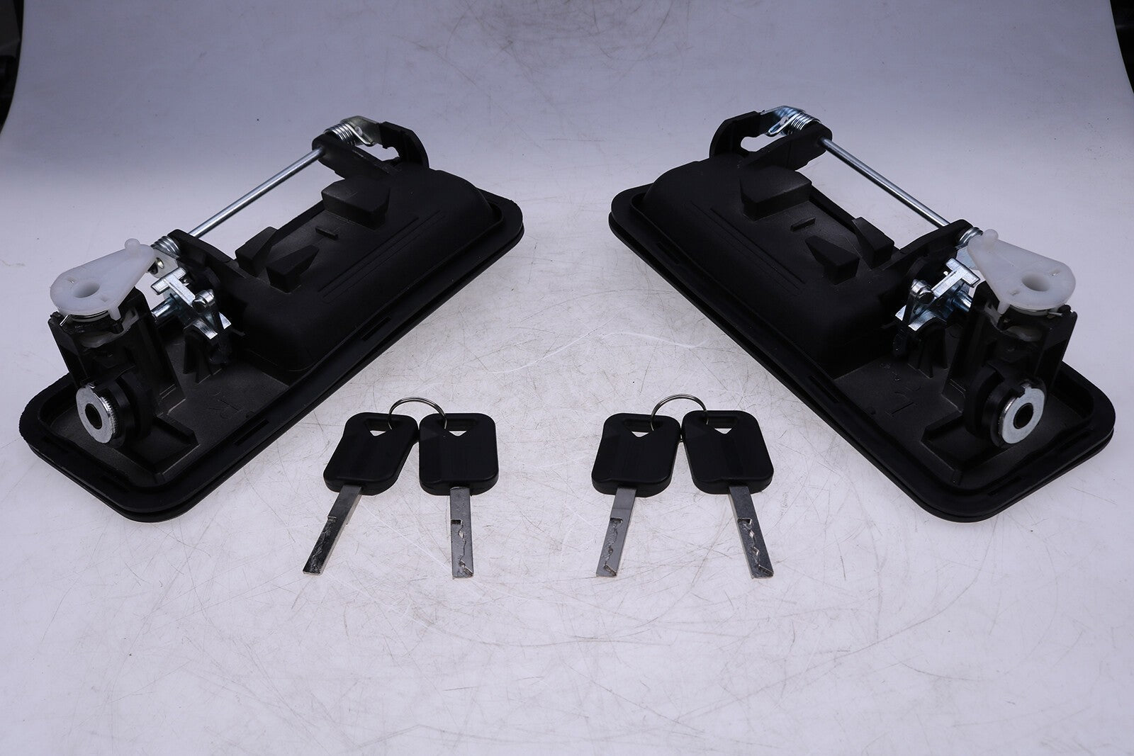 Volvo VNL Truck Door Handle Set Left & Right Side 20398466 20398467