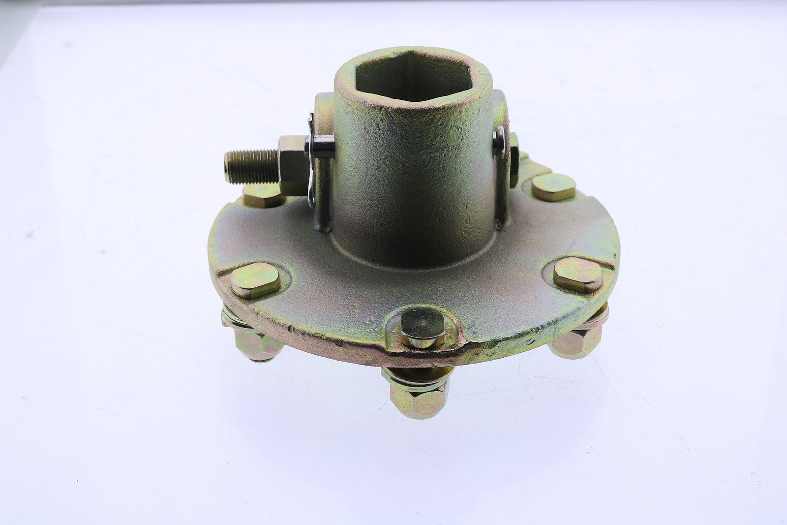 Fits Kubota B1550 B1700 B1750 B2100 B2400 H6640-17300 67401-17453 Rear Hub