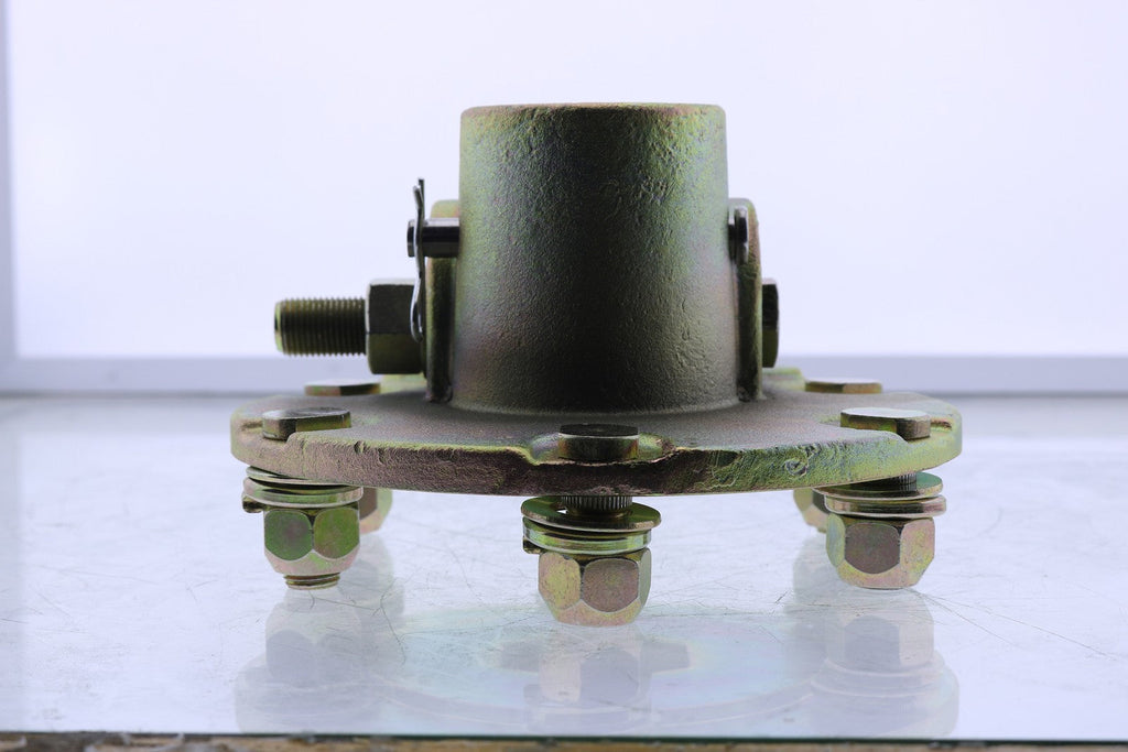Fits Kubota B1550 B1700 B1750 B2100 B2400 H6640-17300 67401-17453 Rear Hub