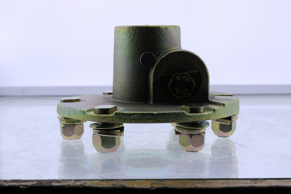 Fits Kubota B1550 B1700 B1750 B2100 B2400 H6640-17300 67401-17453 Rear Hub