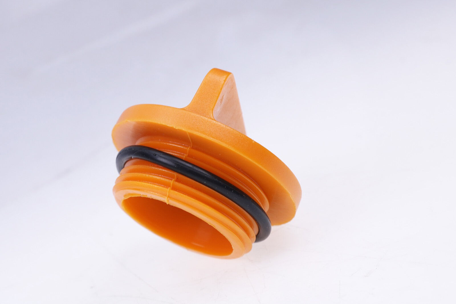 M805710 Oil Fill Cap for JOHN DEERE 1023E 1025R 1026R 1050 1070 2025R 2026R ++++