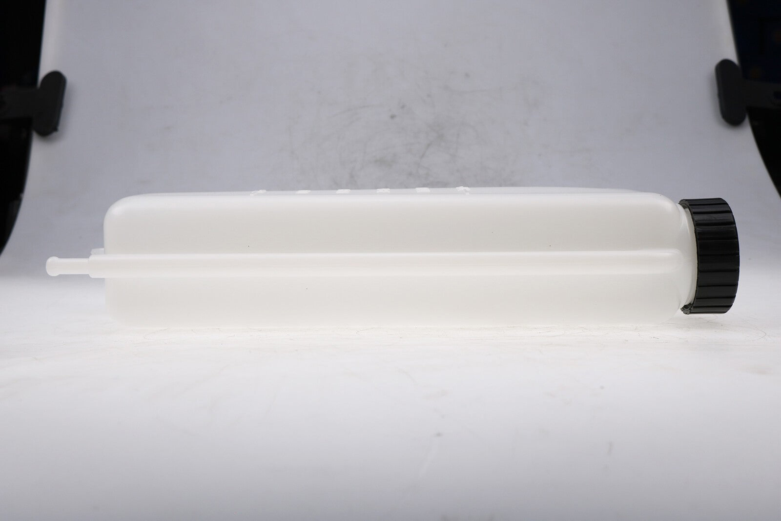 Reservoir Tank 131084A1 131084A2 for Case 570MXT 570LXT Forklift 585G 586G 588G