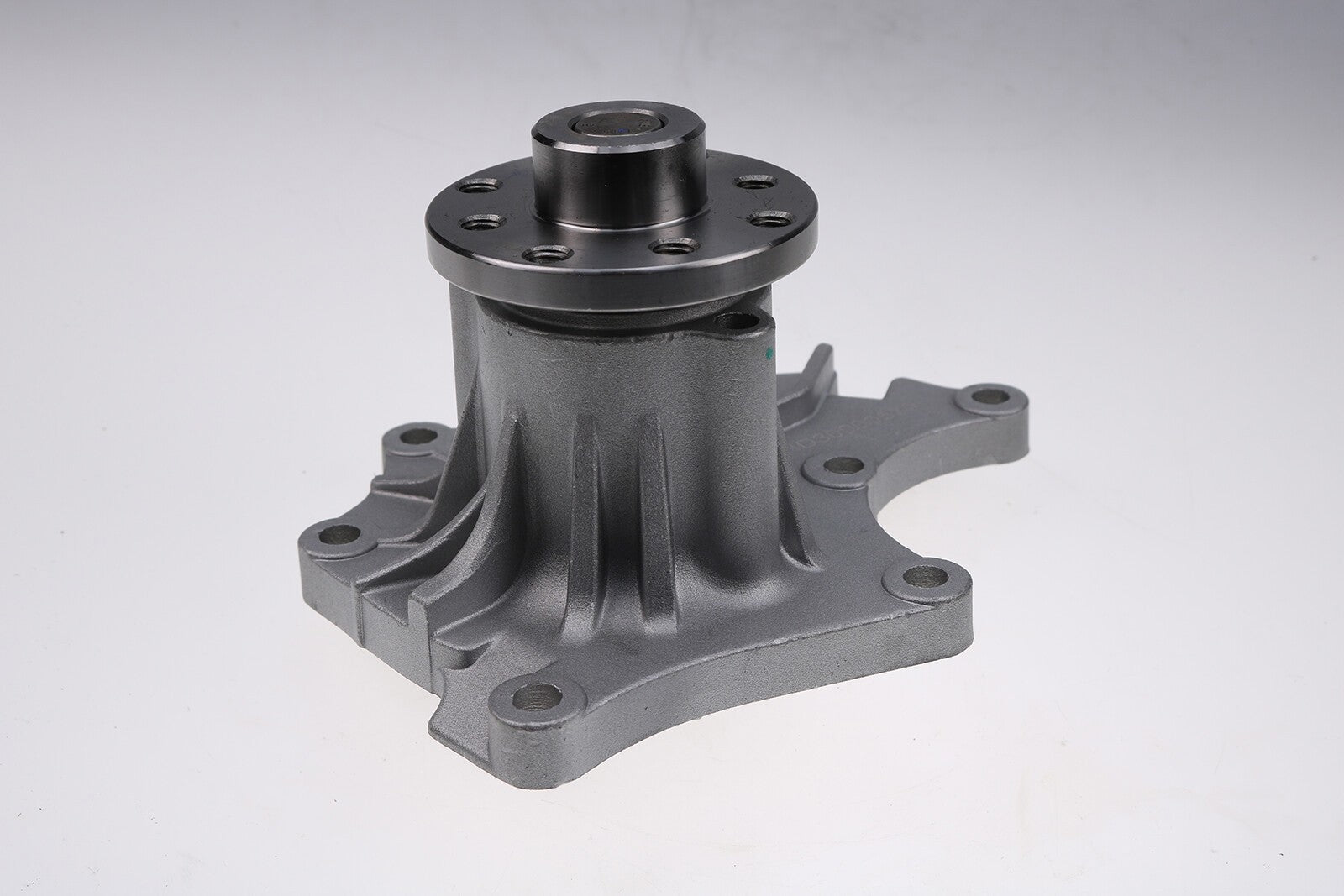 Isuzu 4JA1 4JB1 4JG2 Bobcat 843 853 Water Pump 8-97123-330-0 8-97105-012-5