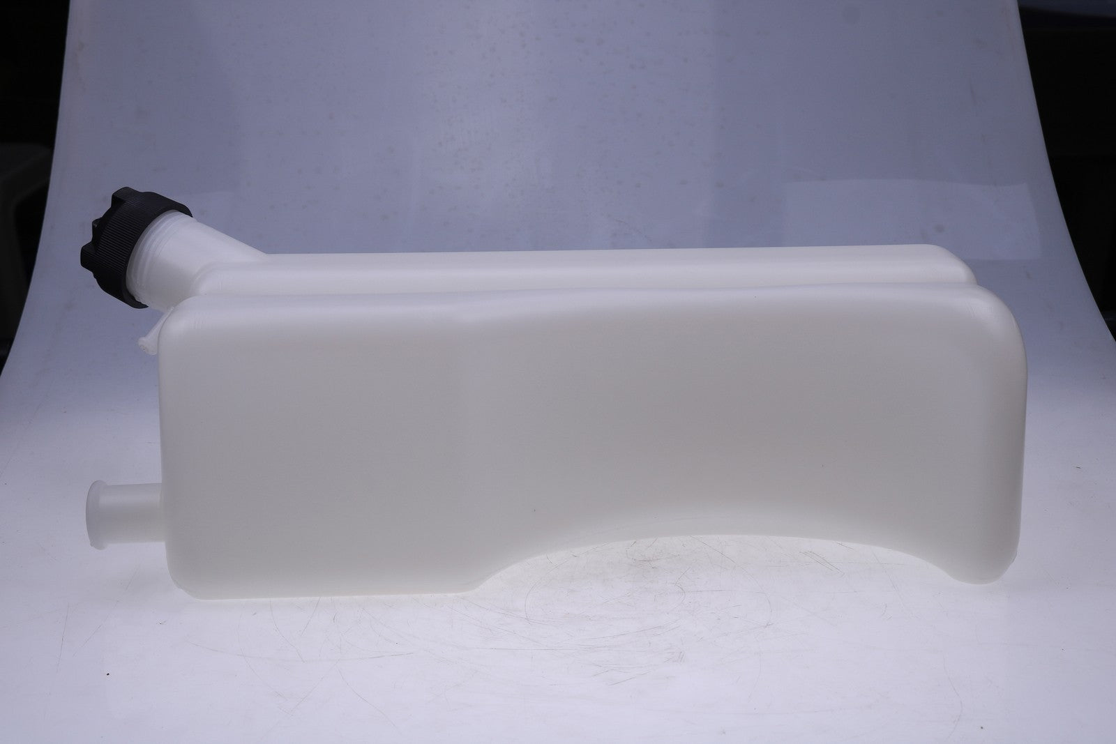 Case 580M 580SM 580SM+ 590SM Coolant Expansion Reservoir 87354587 87412139