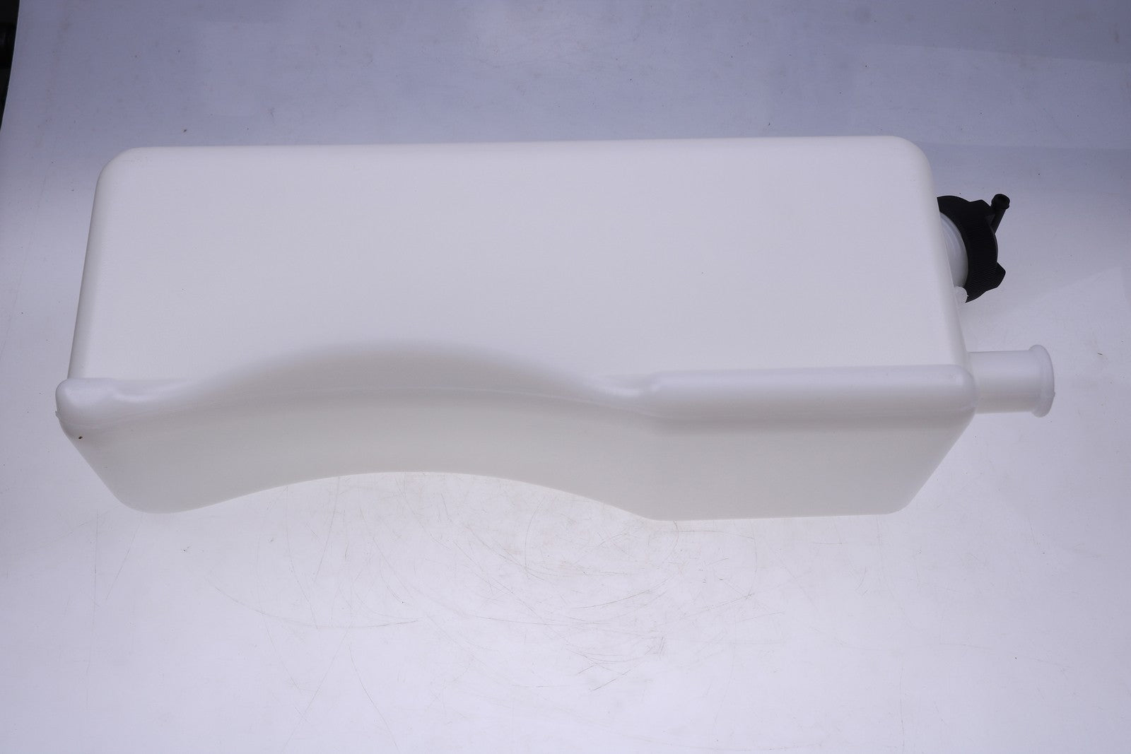 Case 580M 580SM 580SM+ 590SM Coolant Expansion Reservoir 87354587 87412139