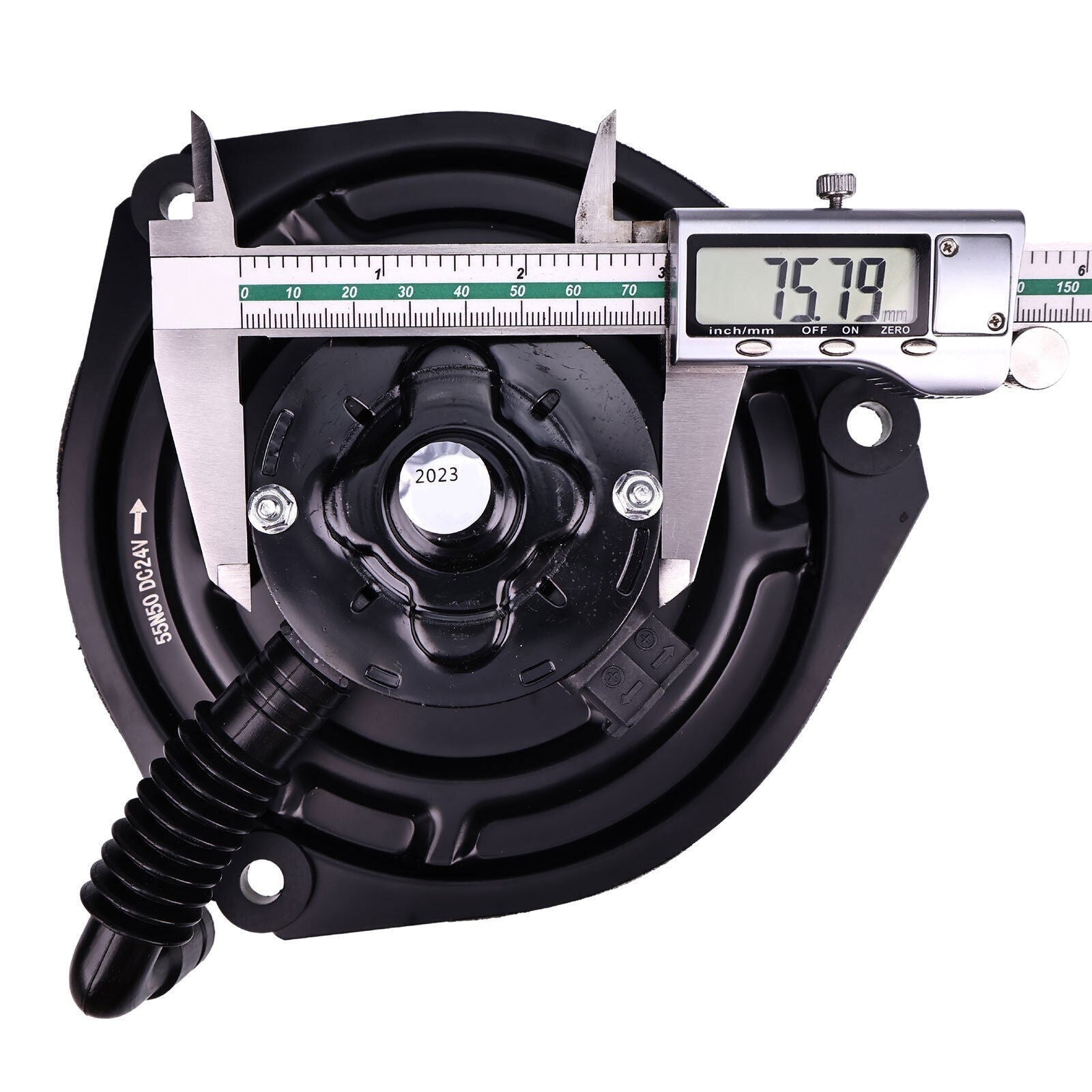 New A/C Blower Motor with Wheel for Nissan UD 24V CM676457 - Brand New