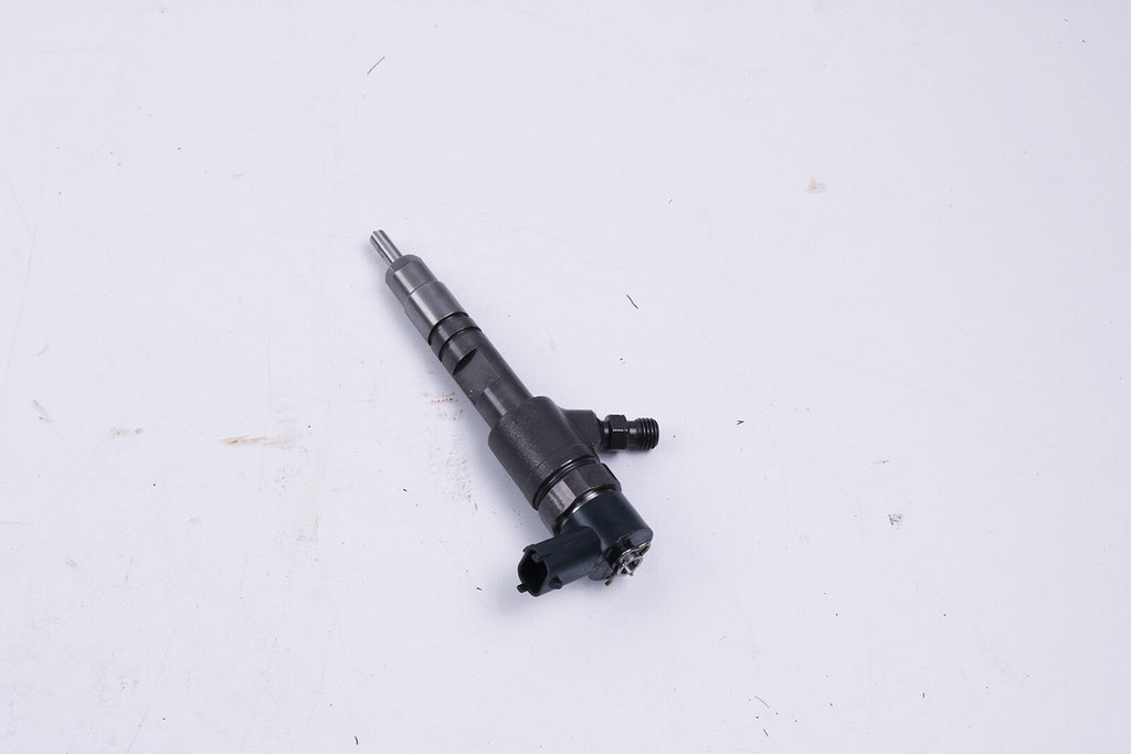 New 0445110777 Fuel Injector 1J801-53052 for Kubota V1803 V2403 Engine