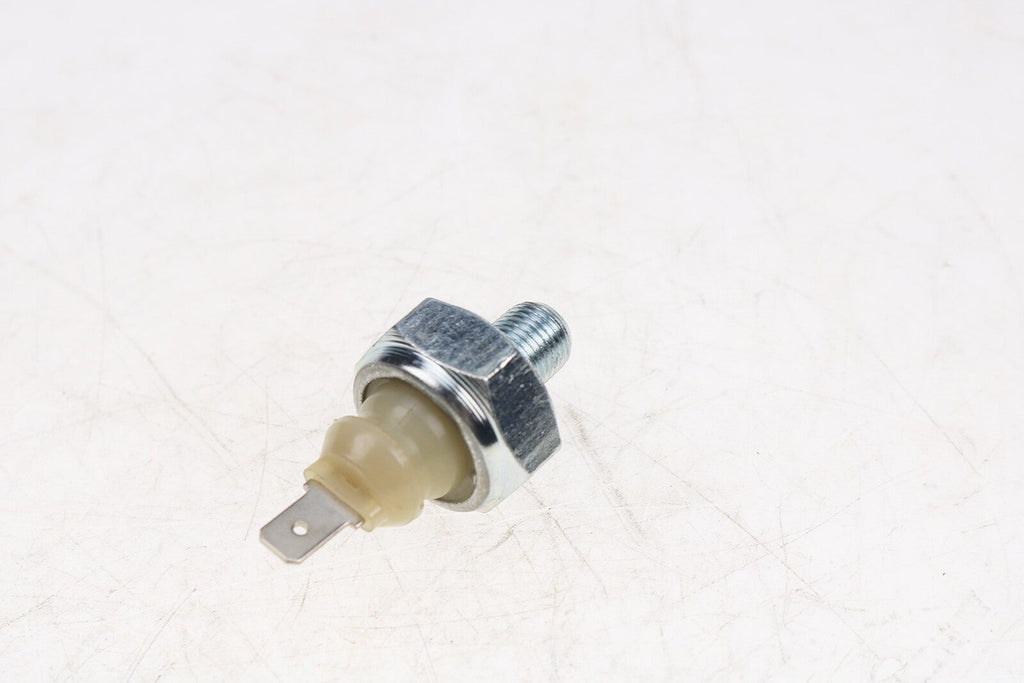 Oil Pressure Switch Sensor MM431777 for Mitsubishi L3E L2E Engine