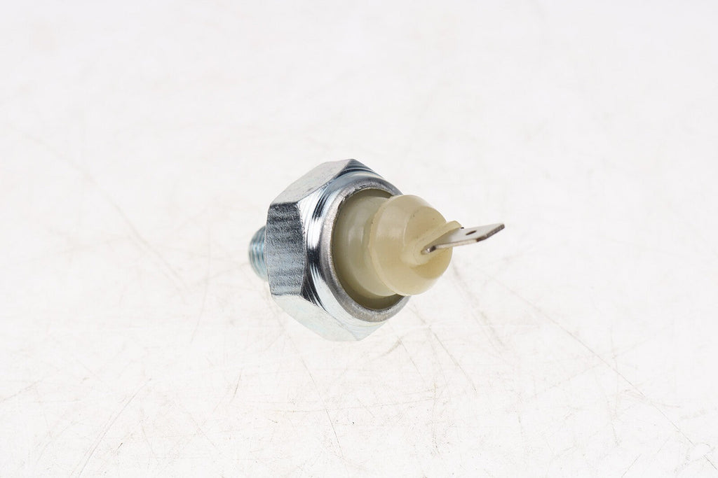 Oil Pressure Switch Sensor MM431777 for Mitsubishi L3E L2E Engine