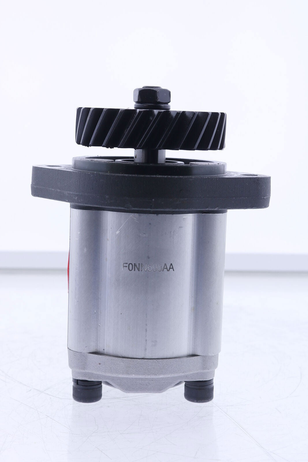 F0NN600AA Hydraulic Pump for New Holland TS100 TS110 5640 6640 7740 7840 8240