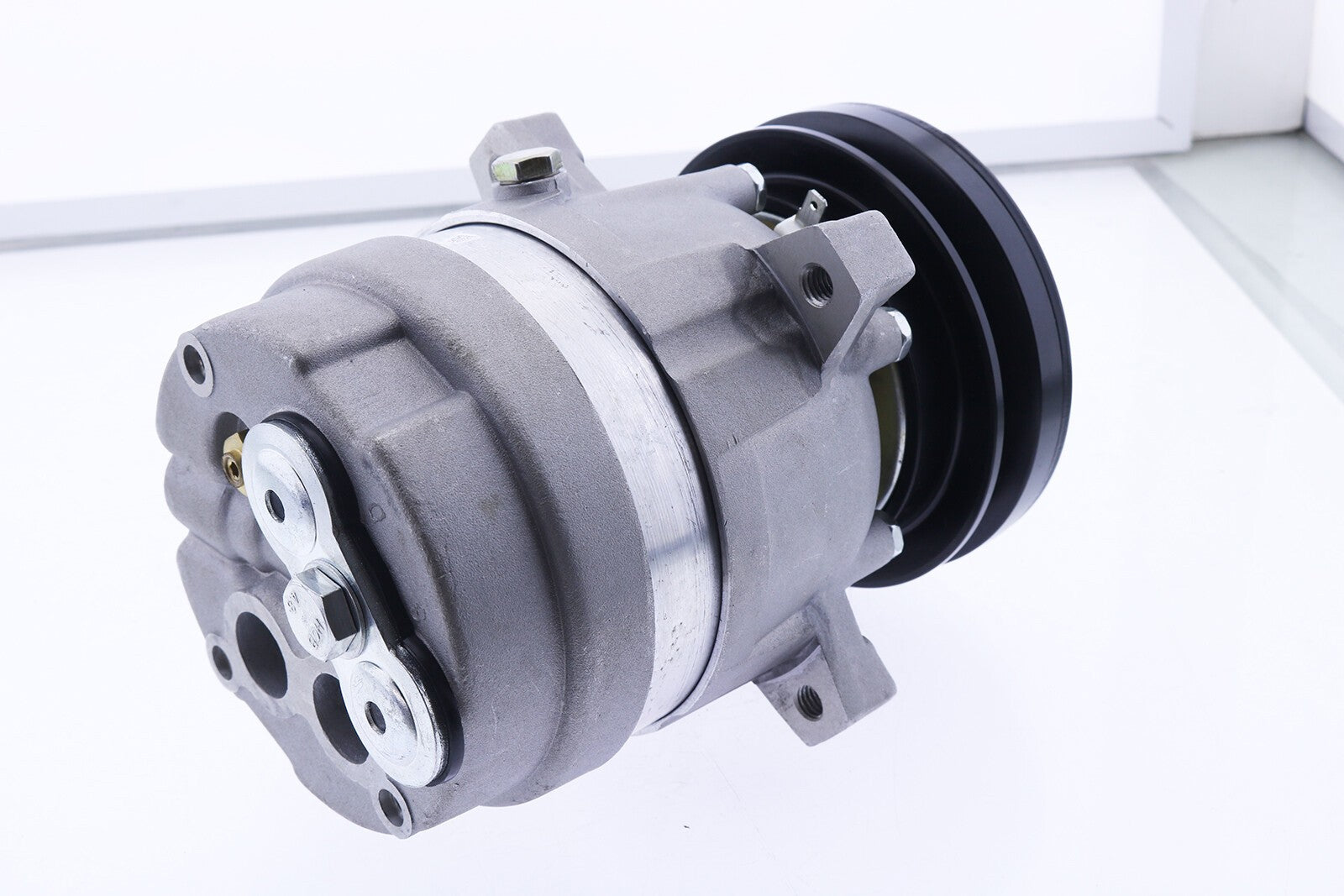 New A/C Compressor T4520-50051 T4520-50052 for Kioti DK45 DK55 DK65 Tractor