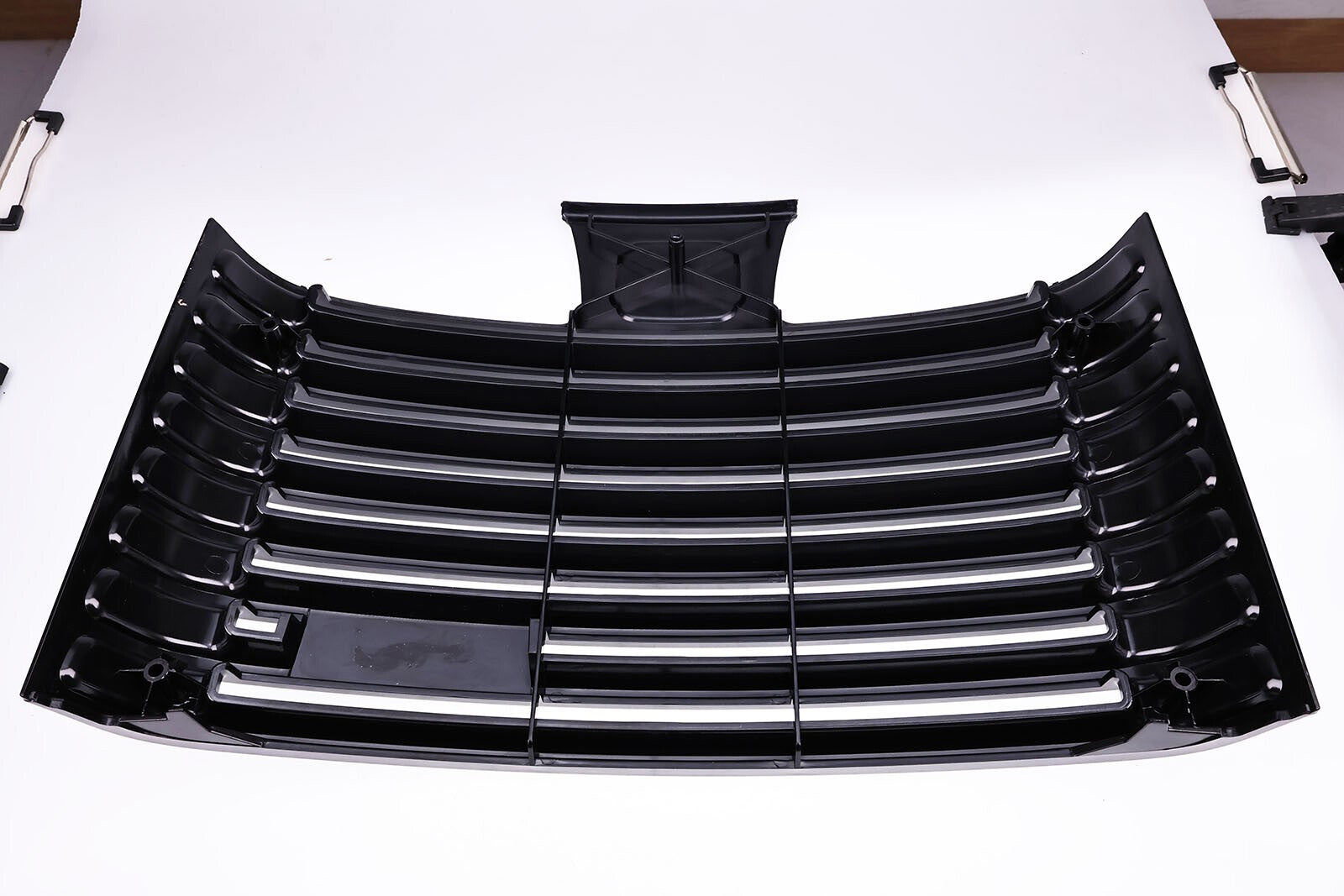 John Deere AM131668 Grille for GX325 GX335 GX345 355D 325 335 345 Tractors